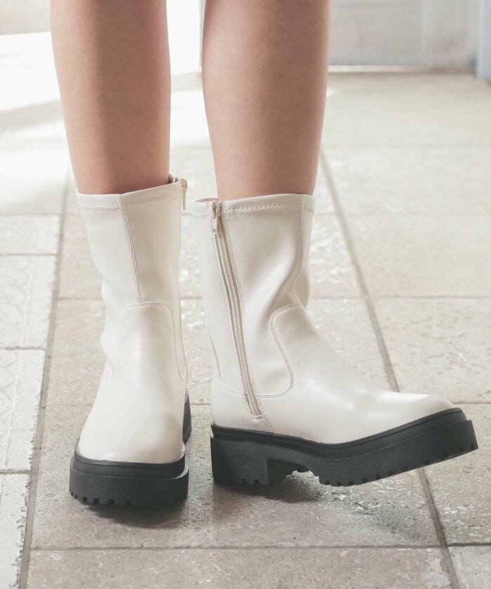 足長＆細見え効果抜群のファスナー付きブーツ