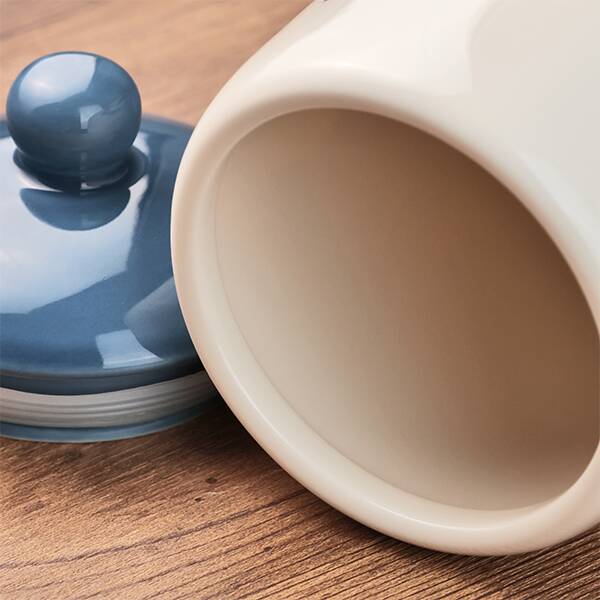 お菓子を食べ終わったあとは、小物入れとして使える！