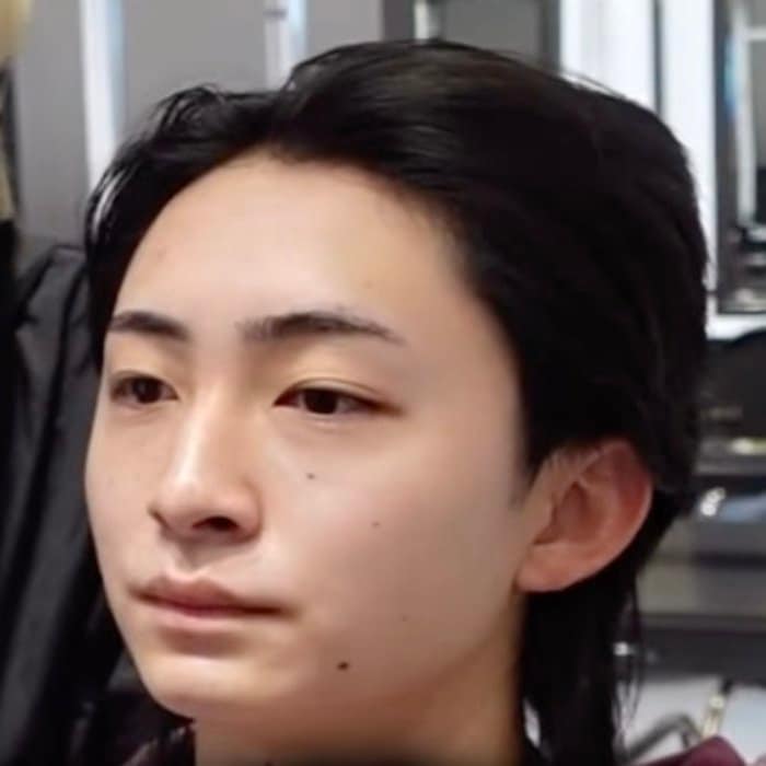 〈黒髪〉からカラーチェンジしたい男性→プロの手で…おしゃれな〈ホワイトブロンド〉に！「ドンピシャです」と笑顔溢れる