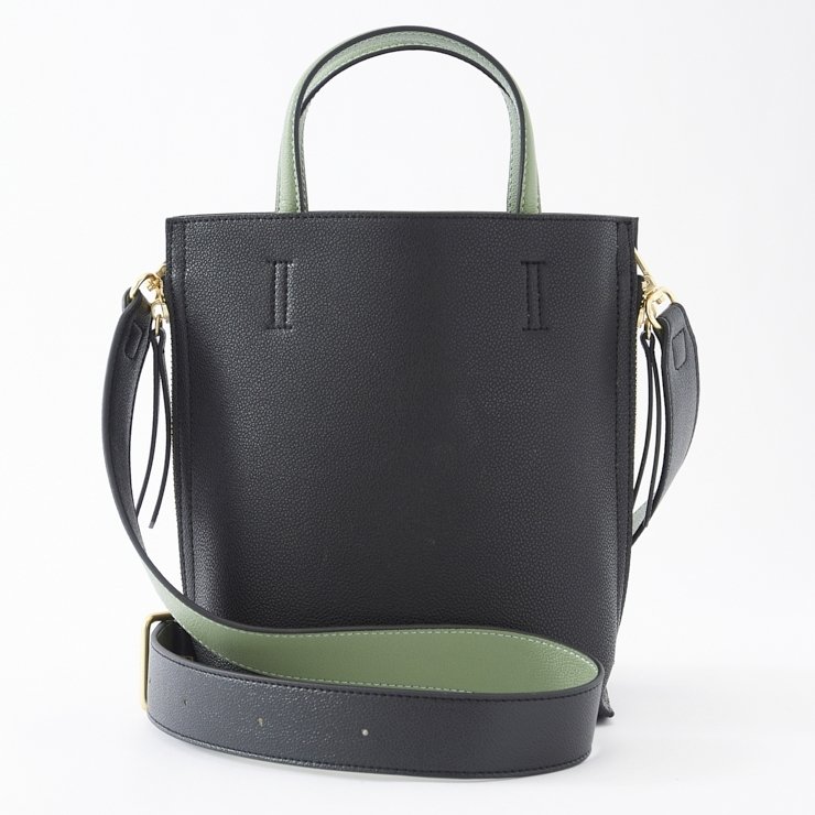 出所：しまむら　サイドジップ2WAYバッグ（スザンヌ）