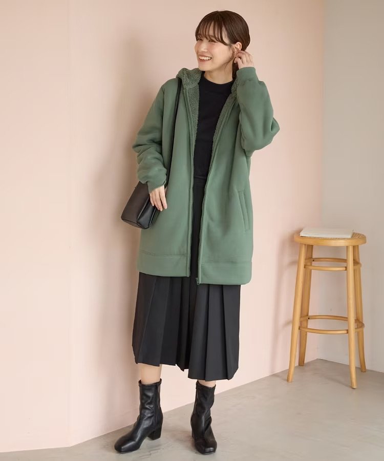 出所：ハニーズ公式通販　裏ボアロングパーカー