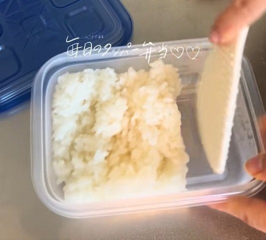 妻が夫に作る「愛情タッパー弁当」　ポテトサラダと揚げたコロッケがおいしそう…