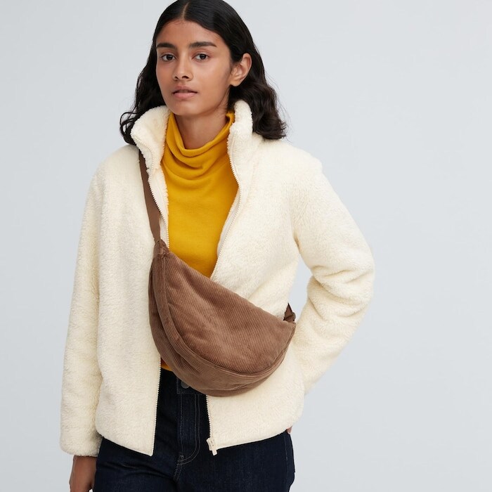 出所：ユニクロ公式オンラインストア ラウンドミニショルダーバッグ（コーデュロイ）