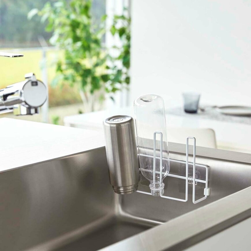 出所：山崎実業公式　フィルムフックグラス＆ボトルホルダー タワー