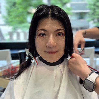 施術中の女性