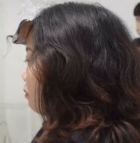 【大変身】“グランジ系”のデザイン希望の女性→くせ毛を活かしたカットをオーダーした結果…こなれ感たっぷりのスタイルに