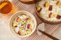 【65歳以上のお金事情】《家計収支・貯蓄・年金月額》平均はいくら？【年代別】「食費の平均」もチェック！