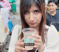 インドの〈レモン生絞りの手作りレモネード〉露店で作られる様子が話題　そのお味は？