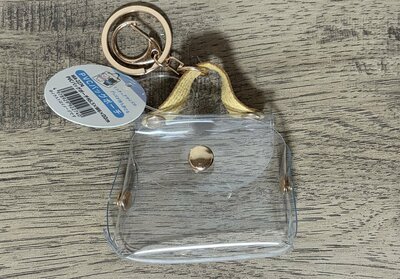 筆者撮影（セリア、MA-2274 PVCバッグポーチ H5.5×W6×D2cm）
