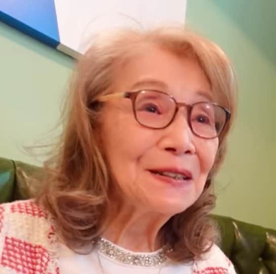 【91歳マダム】華やか“ピンクコーデ”に見惚れる！「びっくりした」「素敵なファッション」の声