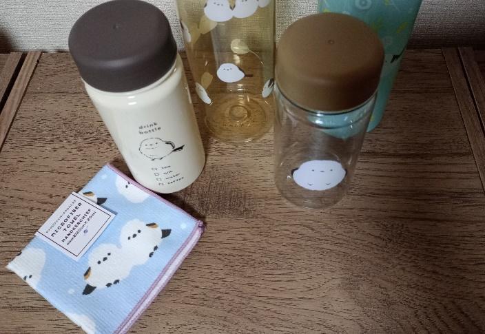 筆者撮影（セリア、マイクロファイバーミニタオル シマエナガ 20cm×20cm・ウォーターボトル 300ml シマエナガ・ウォーターボトル 500ml シマエナガ）