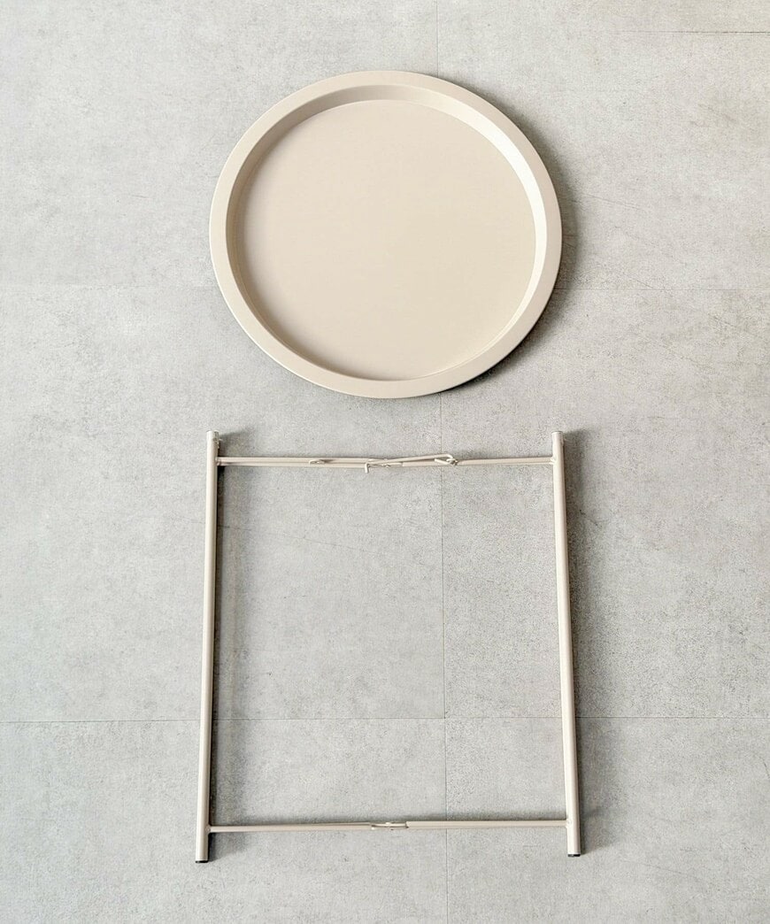 出所：3COINS公式　アイアンスタンド