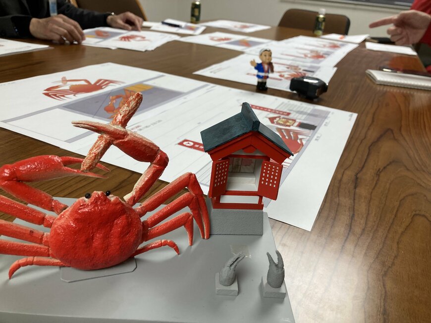 出所：カネテツデリカフーズ株式会社「4月1日「ほぼカニの日」にほぼの聖地！「ほぼカニ神社」建立！」（PR TIMES）