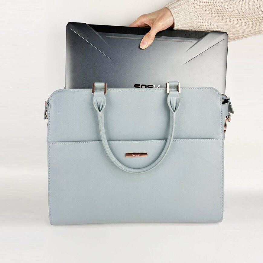 出所：Airafu株式会社「【大人の推し活】商品開発に1年、SNSから生まれた通勤に使える『おしゃれかわいい大きめトートバッグ＆痛バッグ』がRe:)amから新登場。2023年1月8日(日)より予約受付開始。」