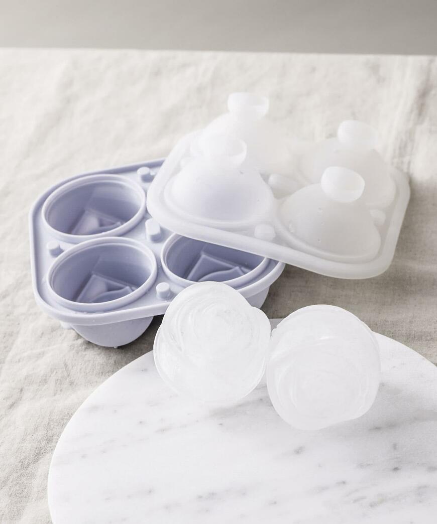 出所：パルグループ公式ファッション通販サイト 3COINS バラ型製氷器