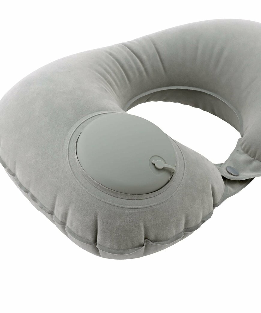 出所:3COINS公式 折りたたみネックピロー