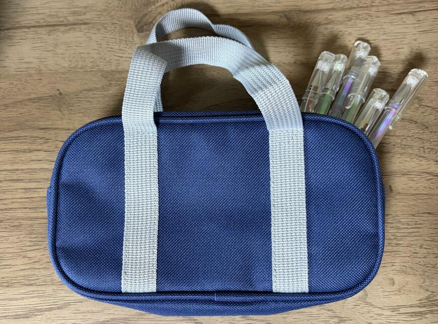 ダイソー、取手付ペンケース(グレー、ネイビー)の画像