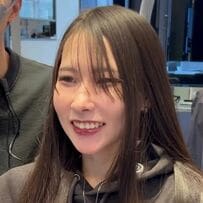 【大変身】「ウルフっぽく」ロングヘアの女性が3年ぶりにバッサリカット！個性強めじゃない、ナチュラルな“ウルフショート”が素敵