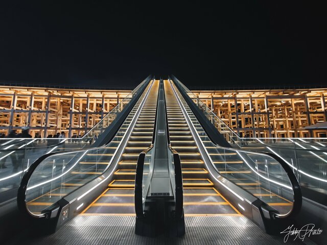 開幕直後の大阪・関西万博の夜景に思わず目を疑う　「こんな時期あったのか」「4月に時を戻してほしい」