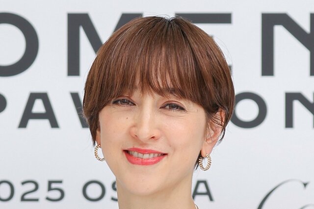 47歳・滝川クリステル ノースリドレスで大人の色香「これぞ本当の美人」「いつ見ても素敵」夫は小泉進次郎農相 2児の母