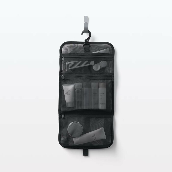 そこまで荷物が多くない方はナイロン一択ですね