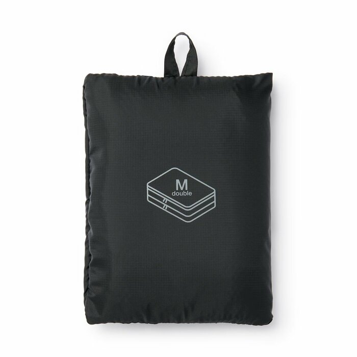 旅行の荷物の大部分を占める衣服類をまとめられるケース