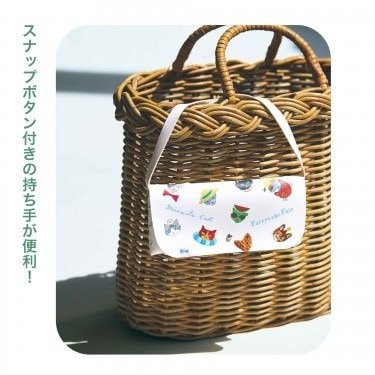 サングラス、ケース、めがね拭きの3点が揃って1740円