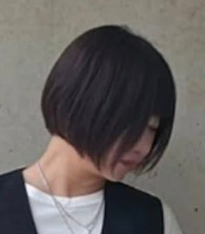 【60歳マダム】「ユニクロ×GU×ZARA」でおしゃれな〈モノトーンコーデ〉を披露！黒ベストがコーデのアクセントに