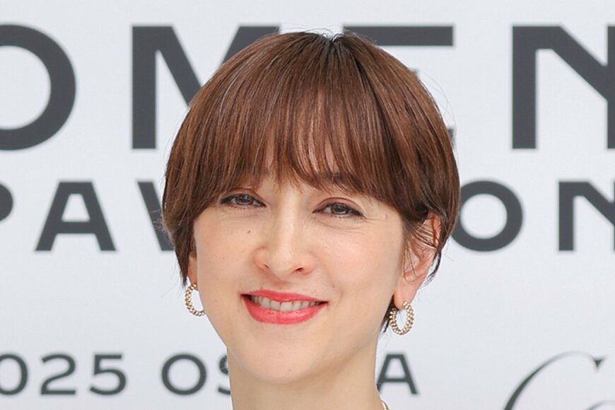 47歳・滝川クリステル ノースリドレスで大人の色香「これぞ本当の美人」「いつ見ても素敵」夫は小泉進次郎農相 2児の母
