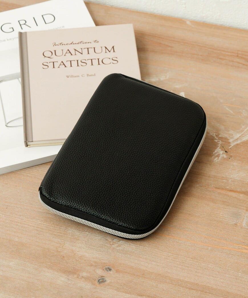 出所：パルグループ公式ファッション通販サイト 3COINS お薬手帳ケース