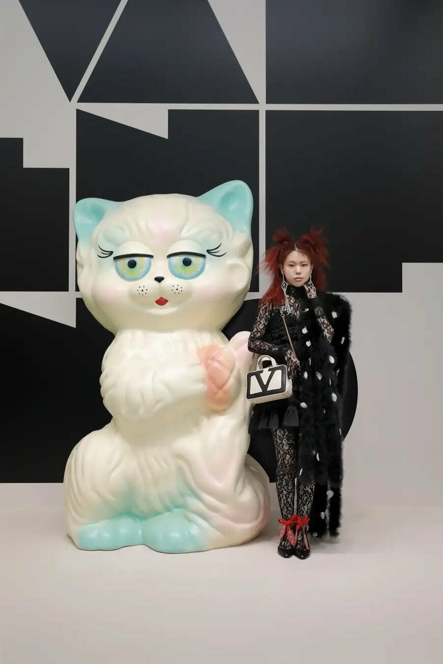 出所：ヴァレンティノ ジャパン 株式会社「道枝駿佑、本田翼、アイナ・ジ・エンドなど数々のセレブリティーが来場｜メゾン ヴァレンティノ、‘パヴィヨン デ フォリ‘ パーティー」