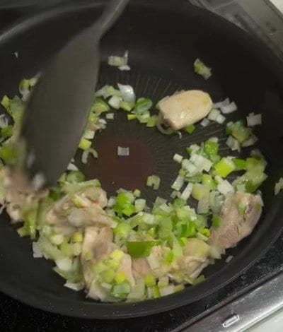 おかずに困った時の救世主はコレ！【鶏ねぎ塩チャーハン弁当】妻が夫に作る「美味しくて見栄えも良い」愛妻弁当に注目！時間がないときにパパっとすぐに作れそう