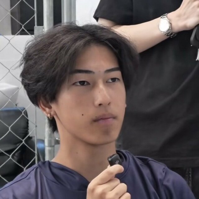 大学進学を機にパーマヘアに挑戦。男性が〈プードルパーマ〉でオシャレにイメージチェンジ