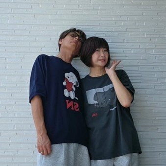 【年の差夫婦の夏ファッション】60歳妻＆49歳夫がGUの〈グレーハーフパンツ〉でおしゃれなリンクコーデを披露！