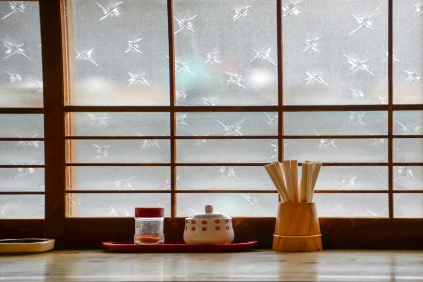 お正月に実家で見ることも？　昭和ガラスの需要が増加 海外で「復刻版」が出る理由は？