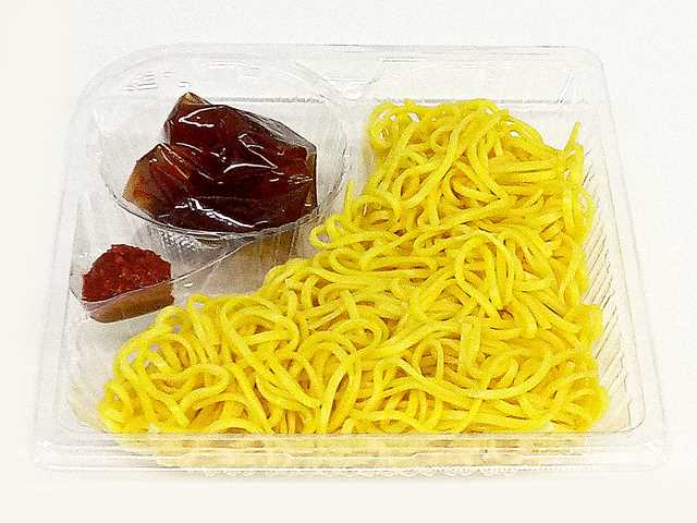セブン-イレブンの新商品：辛味噌を溶いて食べるざる中華