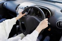 夫「4枚ドアの車買ってもいい？」→納車された車に妻仰天「嘘ではないけど」