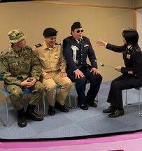 【広報官にインタビュー】佐賀地本の「リック三銃士」がダジャレ攻めにタジタジ！止まらないやり取りに笑ってしまう