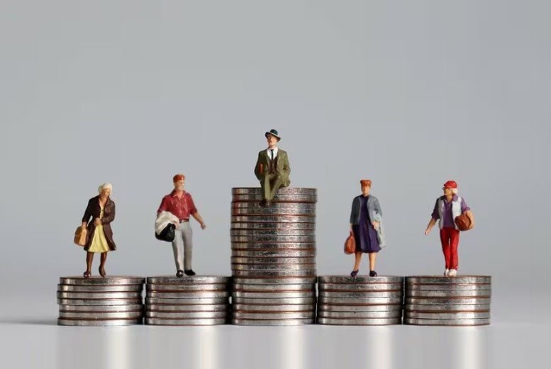 あなたの年金は平均より多い？少ない？60歳〜90歳以上の厚生年金・国民年金の現実を一覧比較