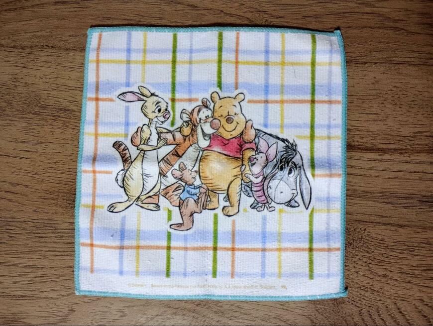 筆者撮影（セリア、〈プー〉マイクロファイバーハンカチ）