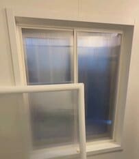 【寒さ対策DIY】中空ポリカボード・アルミテープ・保温チューブ・すき間テープで...→お風呂に〈はめ込み式内窓〉を作る！