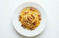 高橋英樹が冷凍パスタを活用した時短「カルボナーラ」と「ジェノベーゼ」を披露！お手軽アレンジに「美味しそう」の声