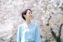 厚生年金に33年加入の女性「平均月収35.6万円」では将来の年金はいくらになる？男女の平均賃金「8.7万円以上の差」年金額への影響はある？