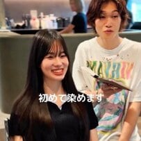 【大変身】髪を染めたことがない女性がホワイトブロンドで大胆イメチェン！華やかさがアップしてさらに垢抜け！