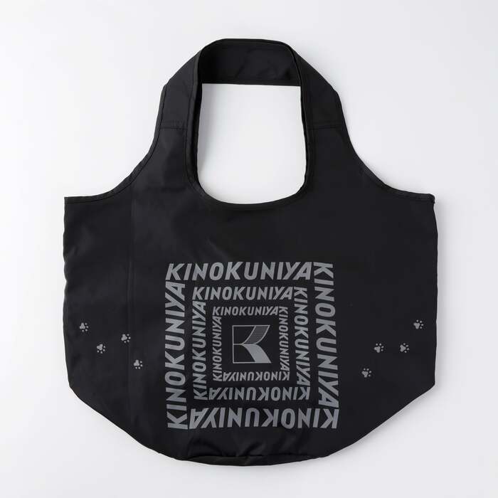 裏面には紀ノ国屋のロゴの周りを歩いたであろう肉球デザインがあります