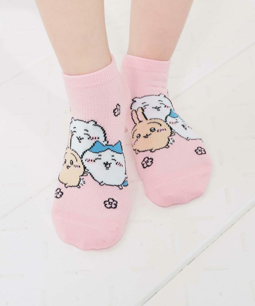 出所：ハニーズ公式オンラインストア ちいかわ／メッシュソックス