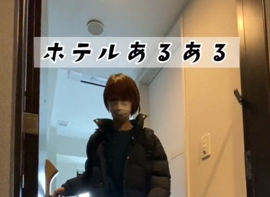 ホテルに泊まる時にコンビニで大量のお菓子を買うけれど…「あるあるです」「そうなのよね」と共感の声