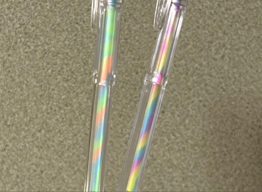 ダイソー、ボールペン(レインボー、中性、2本)の画像