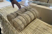 相撲の「土俵」を作るのに欠かせない意外な手仕事が話題に　「初めて知りました」「こんな手間暇が」