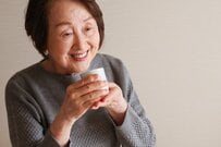 【成年後見制度】後見人に「買い物に代わりに行ってもらう」これはOK？利用のきっかけ約9割が「お金の管理」が不安！